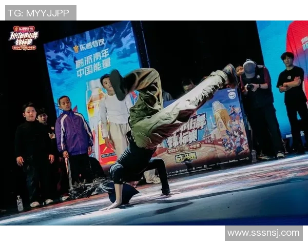 成都攀岩队在世界街舞大赛中以85分稳居积分榜首位