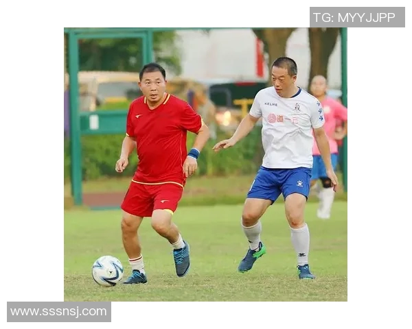 赛后分析：上海足球队与重庆足球队的比赛节奏与战术对比探讨