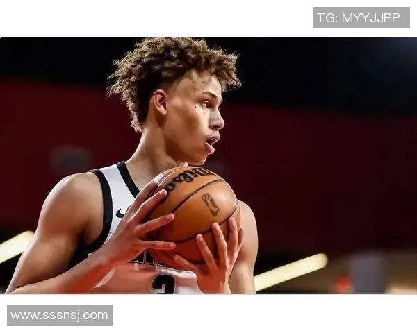 戴森丹尼尔斯的崛起之路：从青涩新秀到篮球明星的成长历程