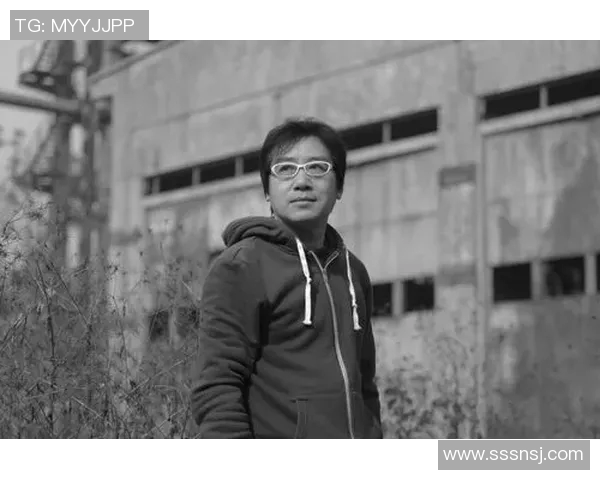 李泓澎的成长之路与艺术追求探讨与启示