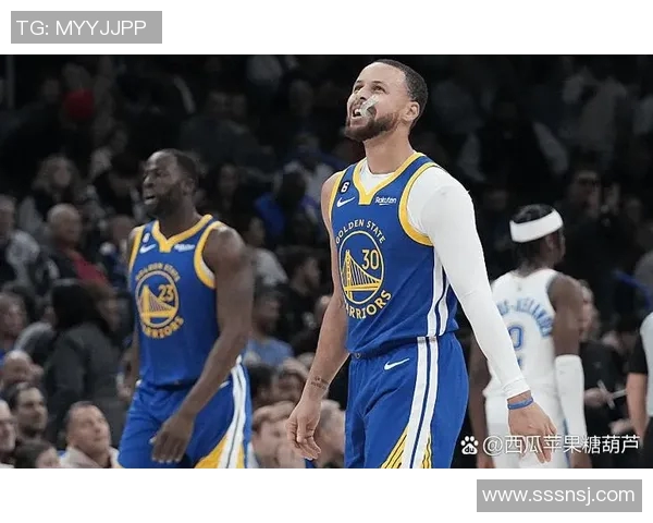 雷霆与勇士常规赛对决精彩回顾与赛季展望分析