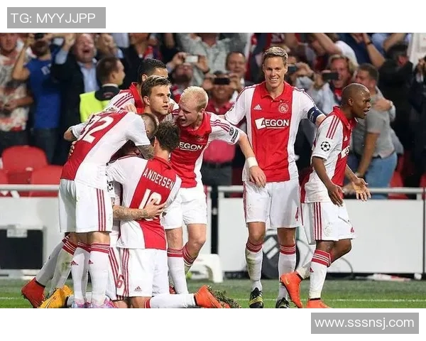 鹿斯巴达与埃门FC激战正酣谁能在这场较量中笑到最后