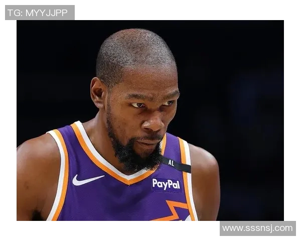 NBA球星与街球手的巅峰对决谁能胜出篮球场上的传奇与街头风云 NBA球星与街球手的巅峰对决谁能胜出篮球场上的传奇与街头风云