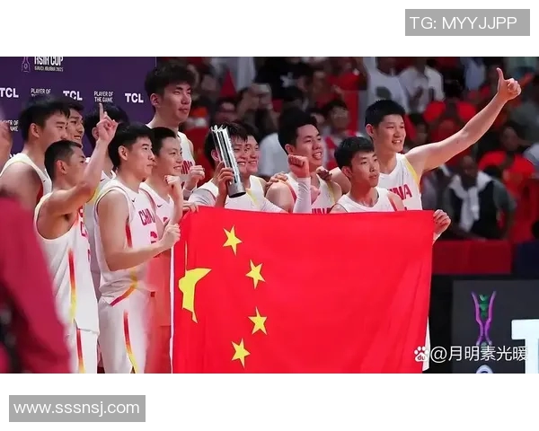 中国男篮迎战蓝队全力以赴争夺胜利展现团队精神与实力对决