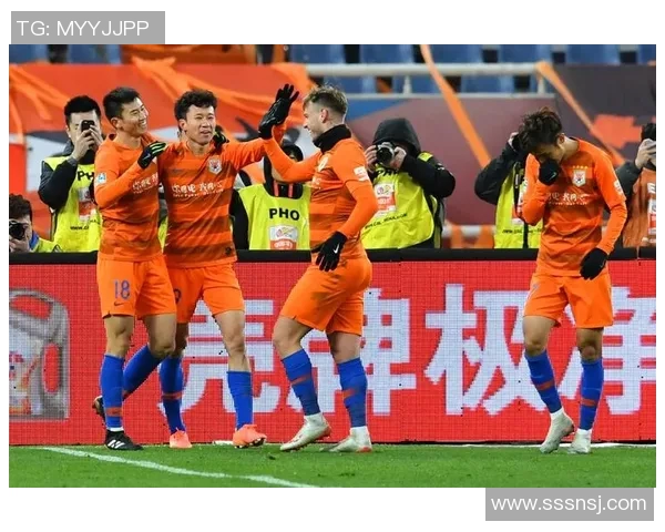 今天天津泰达迎战鲁能期待精彩对决球迷热情高涨助威现场气氛火爆